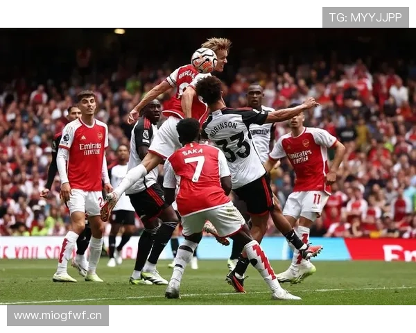 特罗萨德伪9号与边锋角色切换的战术多样性解析