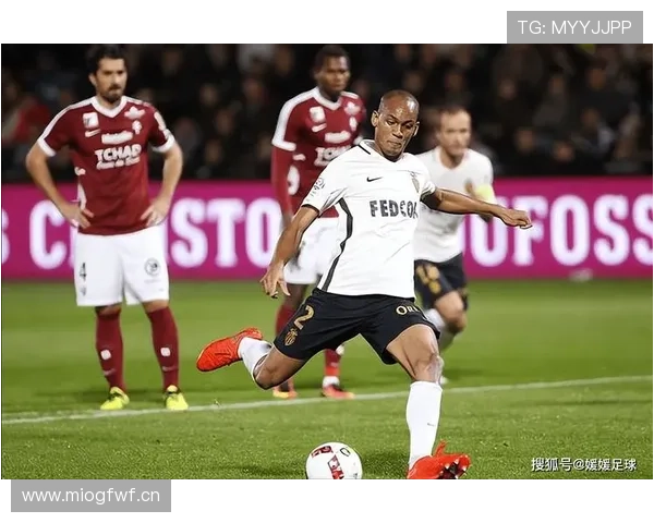 马尔科·范巴斯滕近期状态回暖，表现稳健备受期待